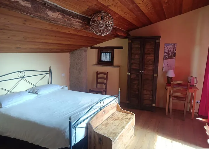 Rota D'amont Bed & Breakfast Stroppo